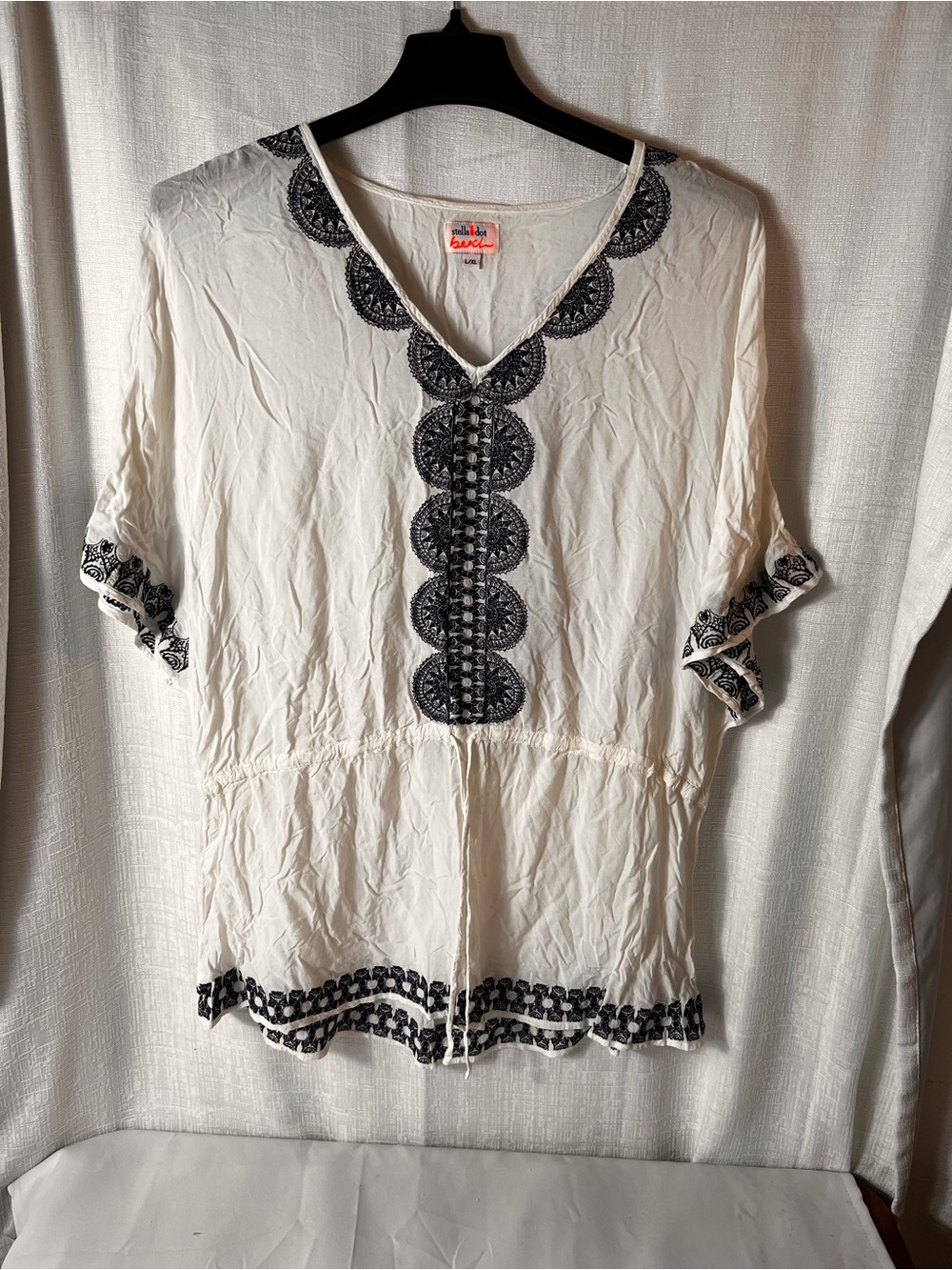 Stella & Dot BOHO  WHITE  Tunic with Navy  Embroidered Trim SIZE L/XL
